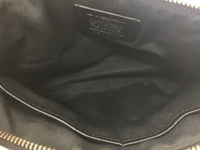 ブラック 44833828