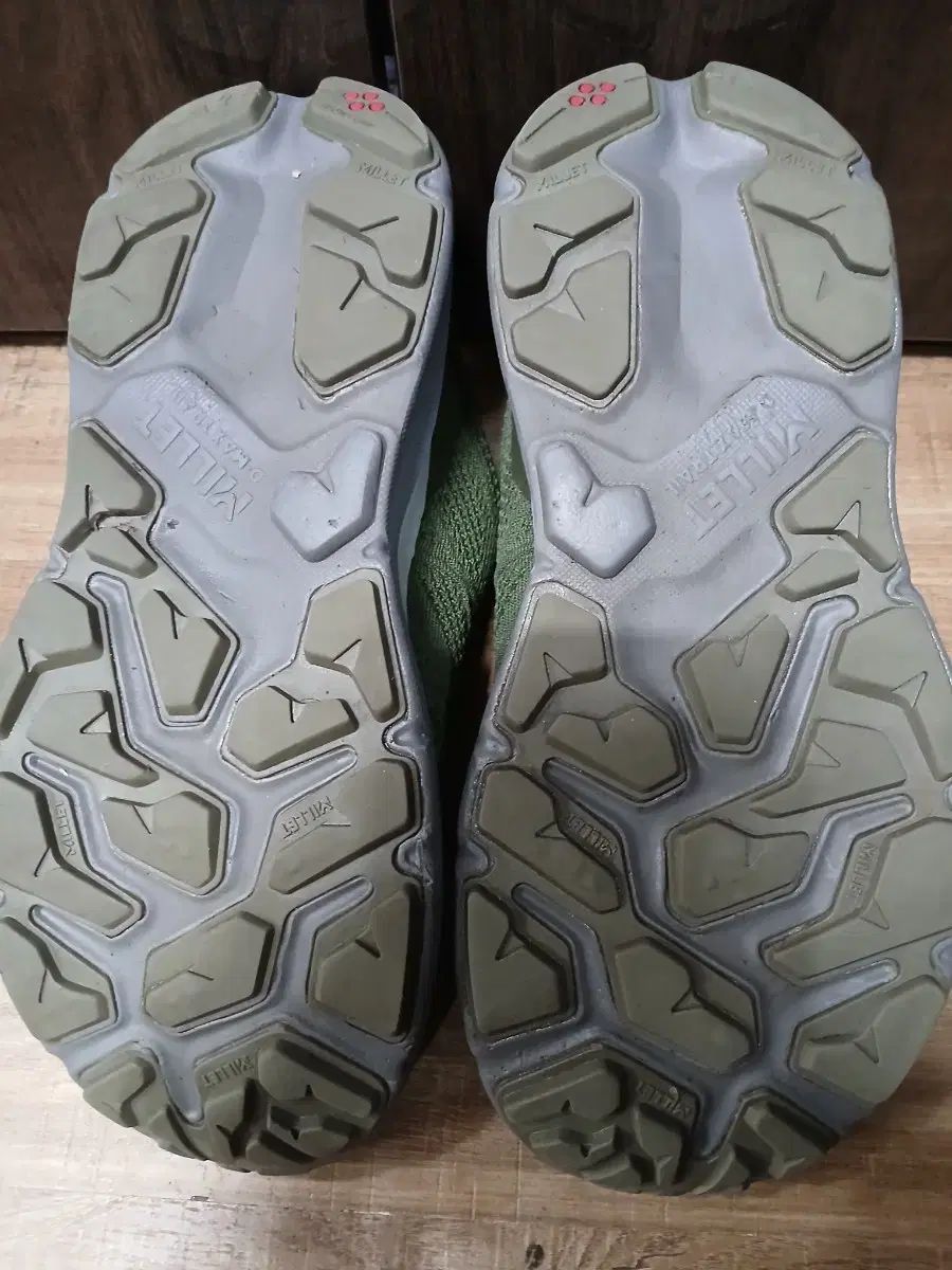 軽量ハイキングブーツ 265mm