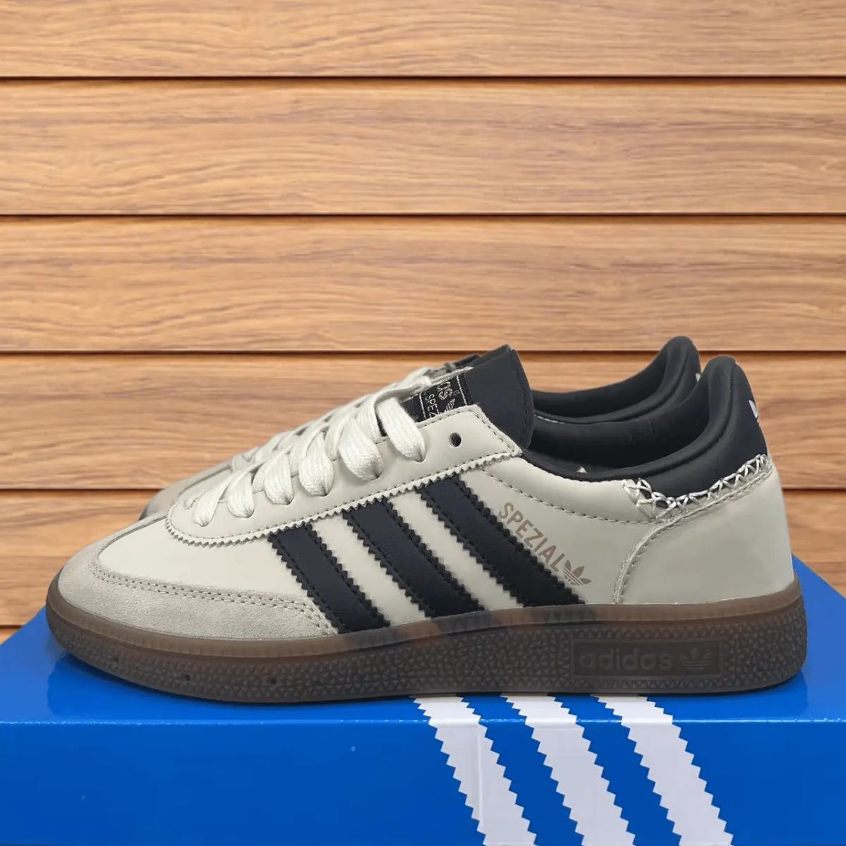 新品未使用 アディダス adidas originals HANDBALL SPEZIAL スニーカー - メルカリ