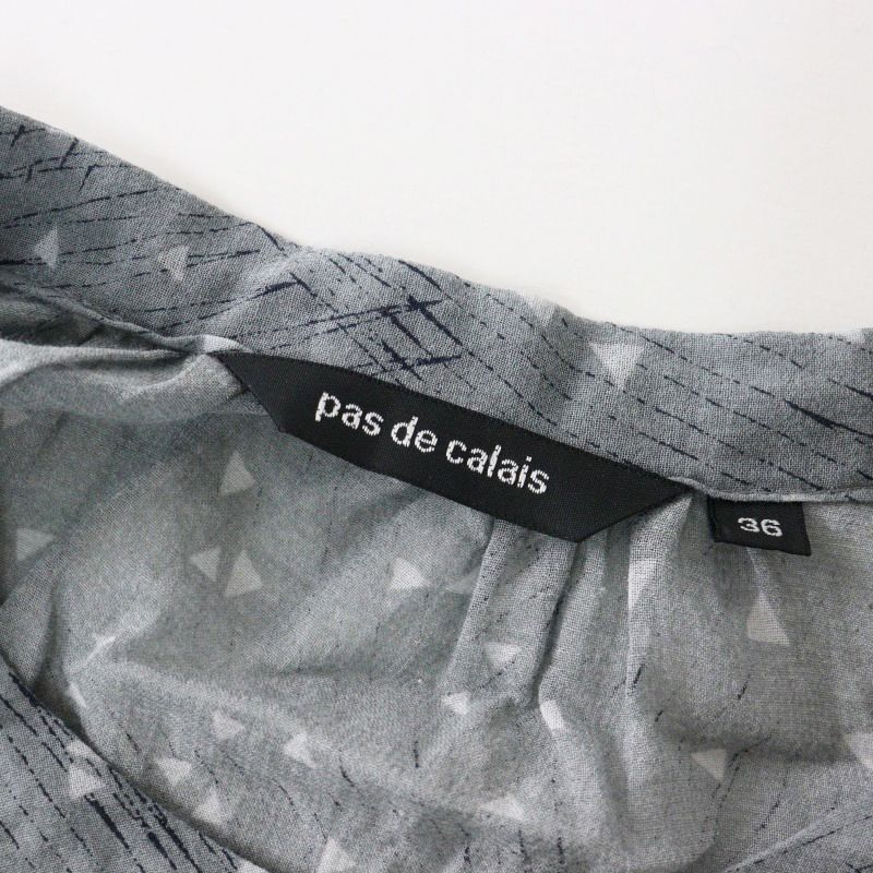 美品 2022AW パドカレ pas de calais 綿キュプラボイルプリントブラウス 36/グレー シャツ ギャザー バンドカラー シアー【2400014487794】 美品 2022AW パドカレ pas de calais 綿キュプラボイルプリント