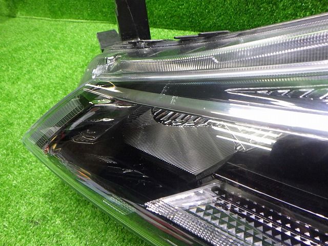 左ヘッドライト