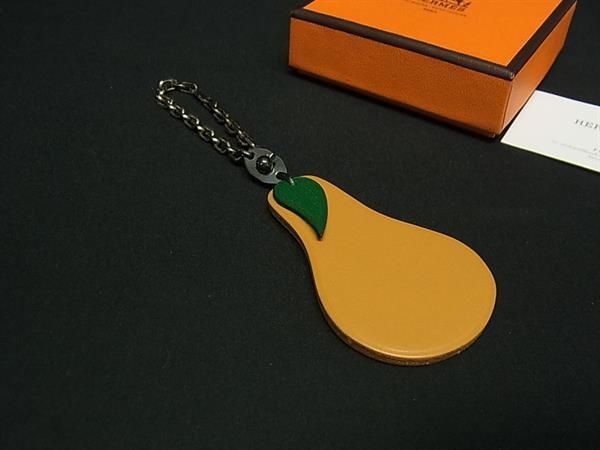 エルメス　フルーツポルトクレ　キーホルダー　チャーム　レザー　洋梨　箱付き □美品□ HERMES エルメス フルーツポルトクレ 洋梨 レザー