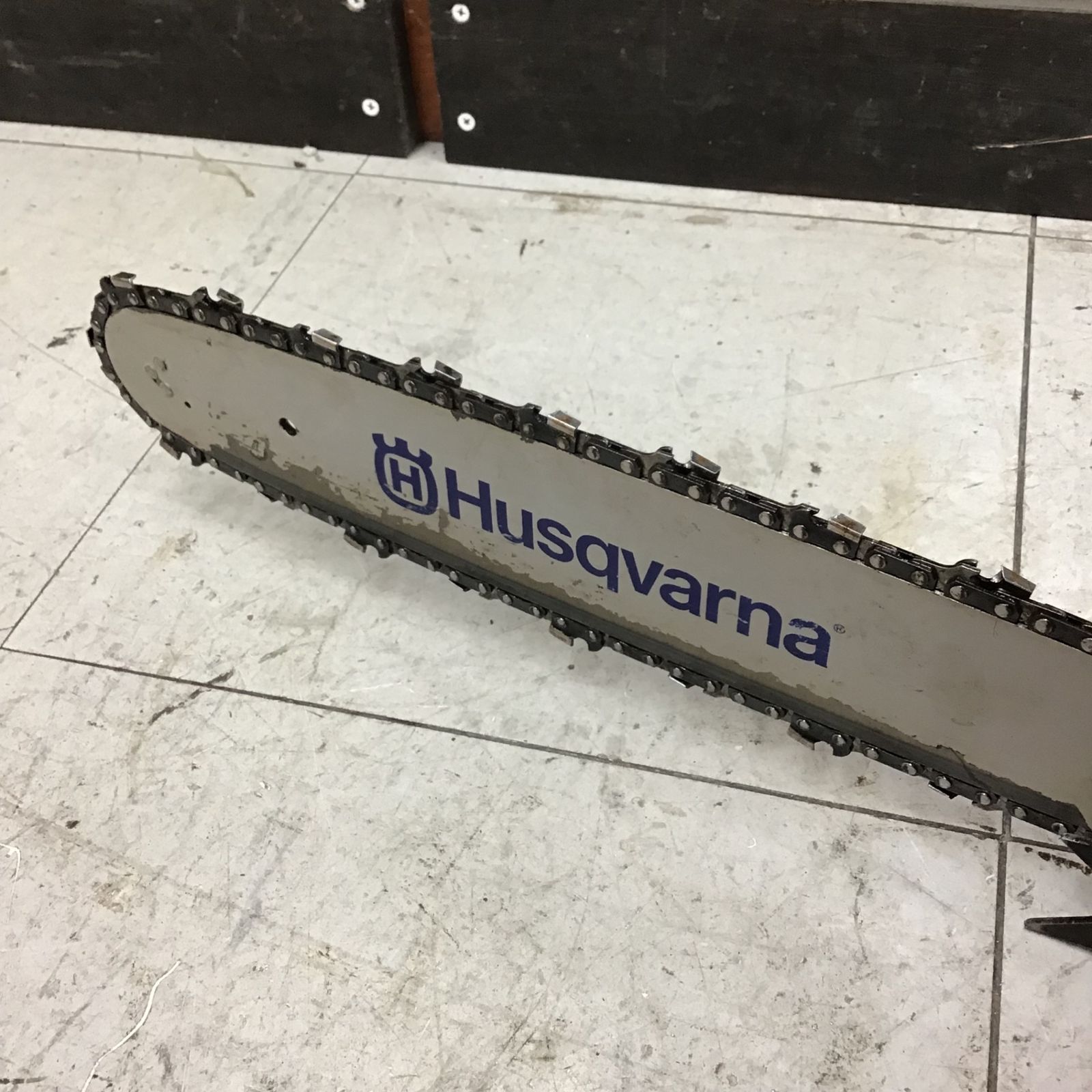 中古品】 ハスクバーナ/Husqvarna エンジンチェーンソー・120e Mark II 
