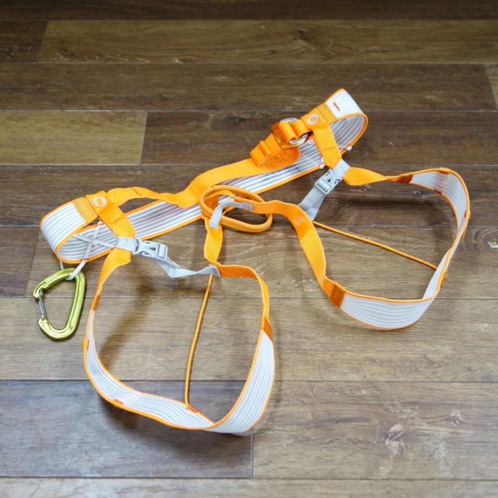 ペツル PETZL ALTITUDE S/M アルティチュード ハーネス(Amazon ペツル PETZL ALTITUDE S/M アルティチュード ハーネス(Amazon