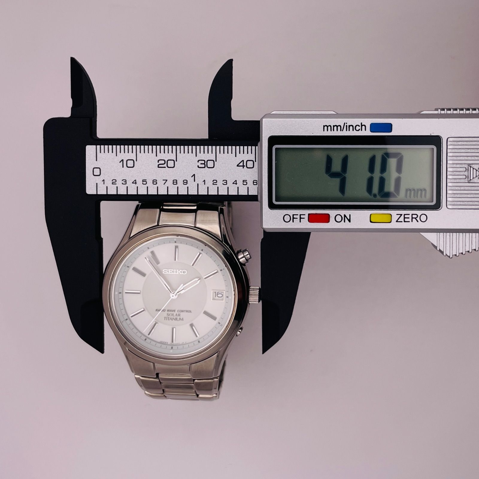 T630）希少! 美品【渡辺力氏デザイン】SEIKO セイコー 電波ソーラー 