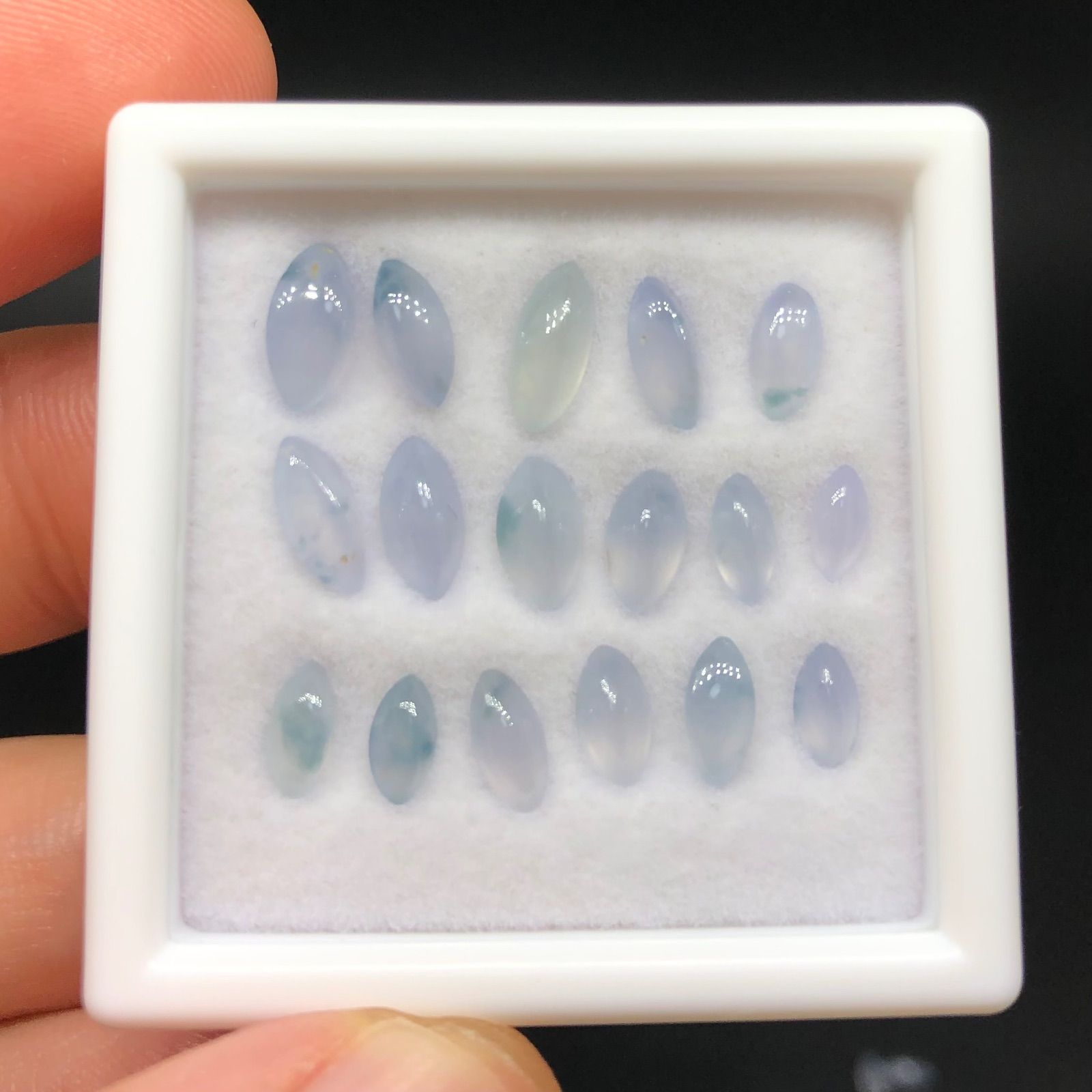 ミャンマー産 天然本翡翠 薄いラベンダー 彫刻ルースセット 17ピース 7.25ct