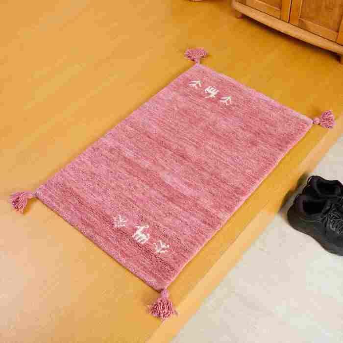 玄関マット 室内 50x80cm ミニラグ ホノカ 6色対応 玄関 ラグ おしゃれ 屋内 ウール100% ラグマット ウールラグ 長方形 ギャッベ 手織り 防炎 オールシーズン シンプル 50×80cm ホノカ ピンク ギャベ