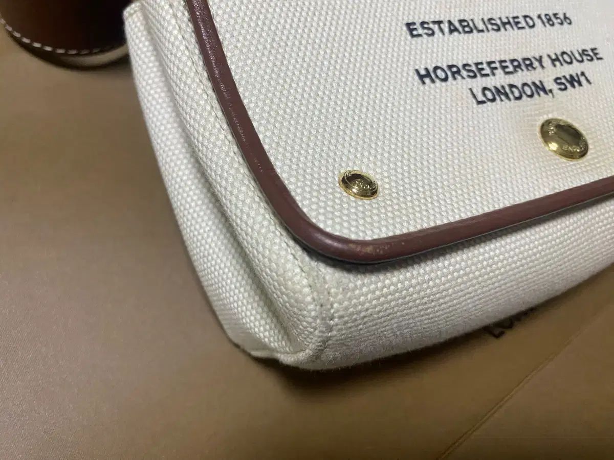 Burberry バーバリー