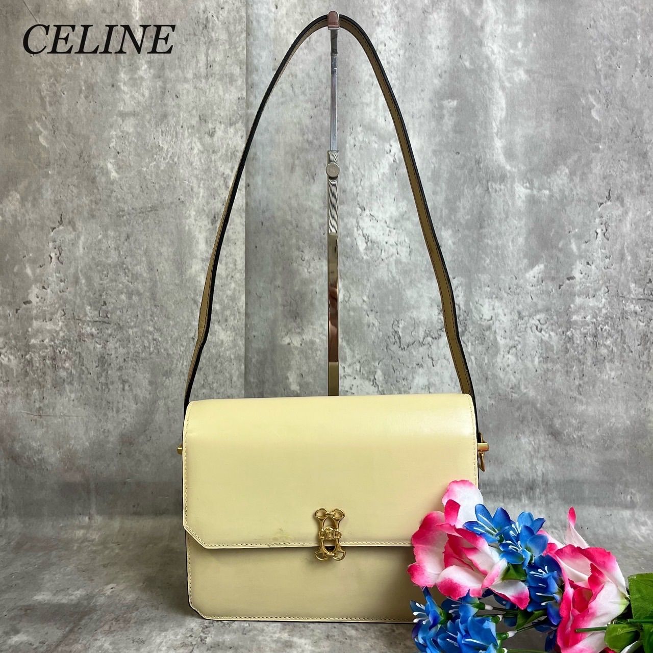 ✨良品✨ CELINE セリーヌ ショルダーバッグ トートバッグ フラップ マカダム ゴールド金具 ロゴ型押しビンテージ ヴィンテージ カーフレザー  ホワイト 白色 - メルカリ