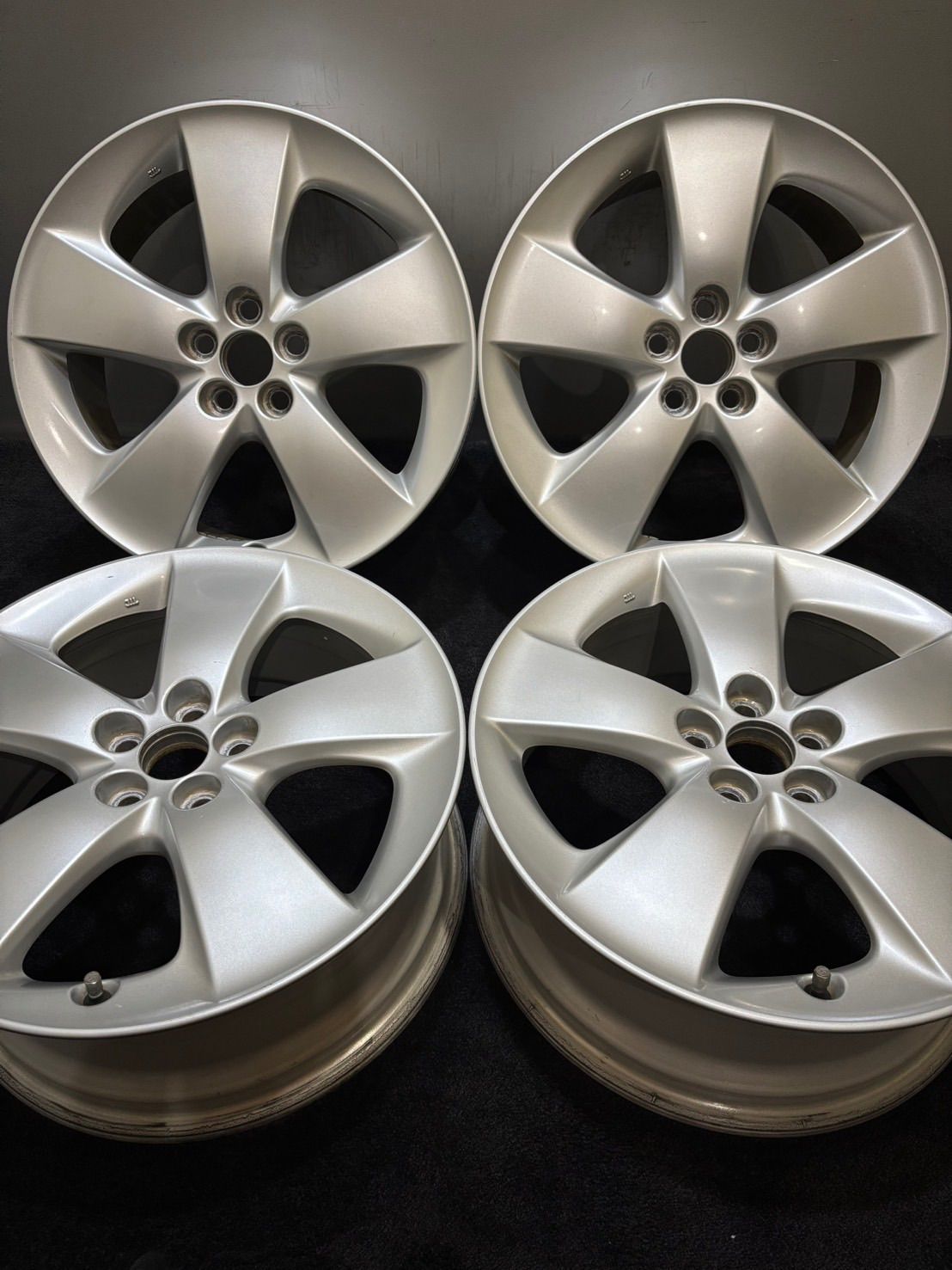 【美品】トヨタ プリウス 30系 純正 アルミホイール 17インチ 7J +50 30プリウス純正アルミホイール スタッドレスタイヤ TOYOTA トヨタ