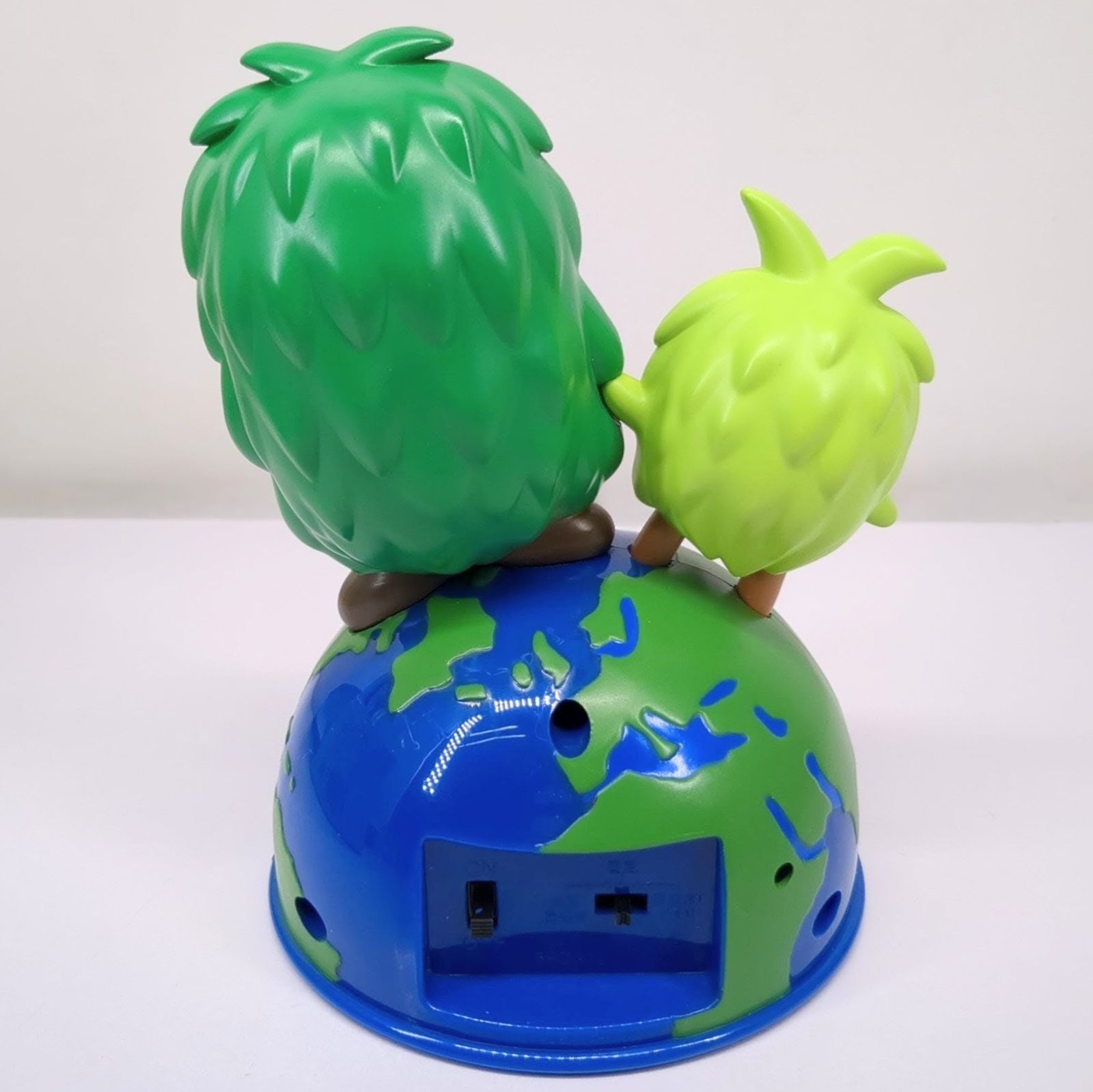 愛 地球博　モリゾー　キッコロ　振り子時計、新品、シール付 愛 地球博 モリゾー キッコロ 振り子時計、新品、シール付