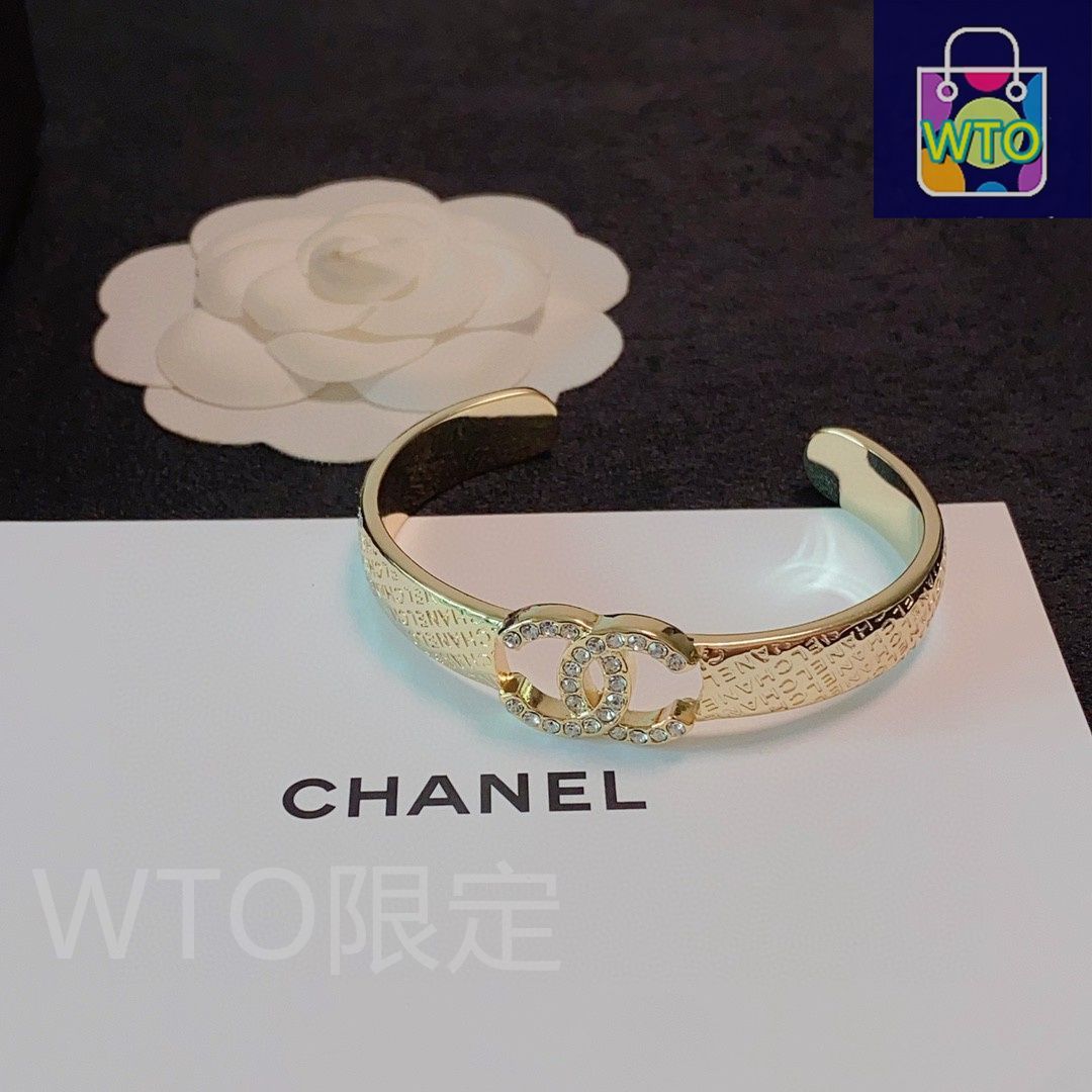 今日WTO】CHANEL 最新モデル C サイン ローゼゴールド