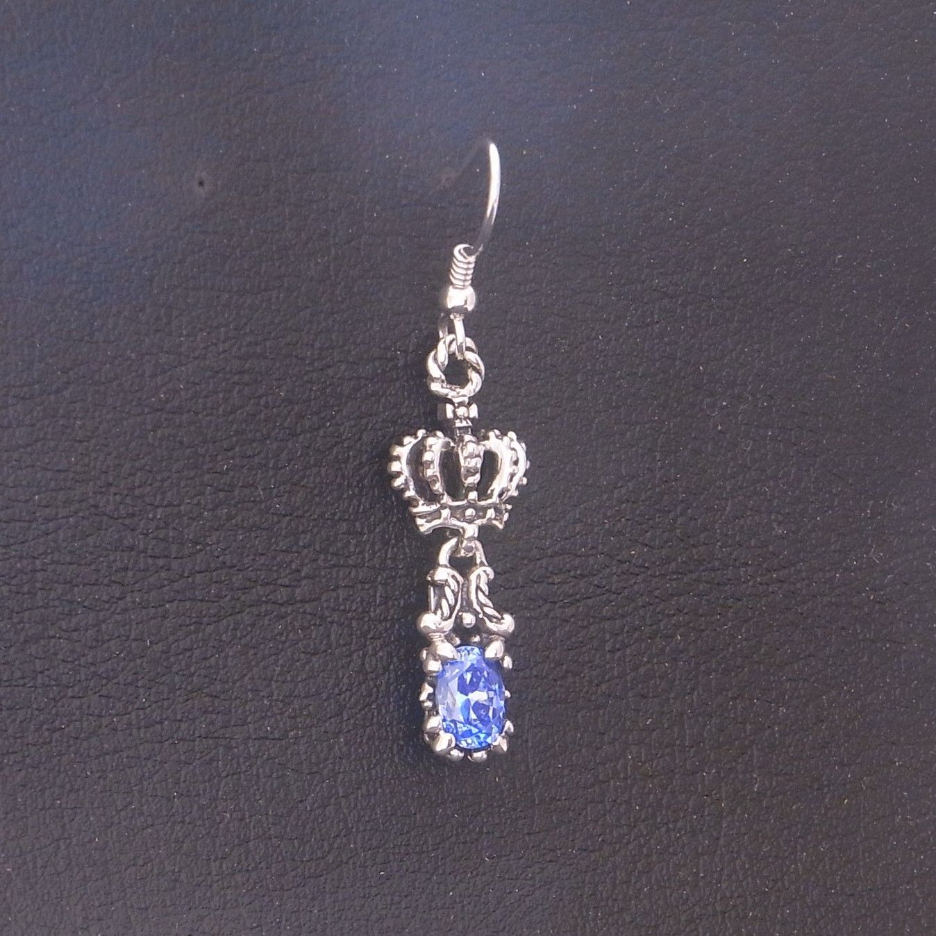 美品 ROYAL ORDER ロイヤルオーダー シルバー925 クラウンピアス 