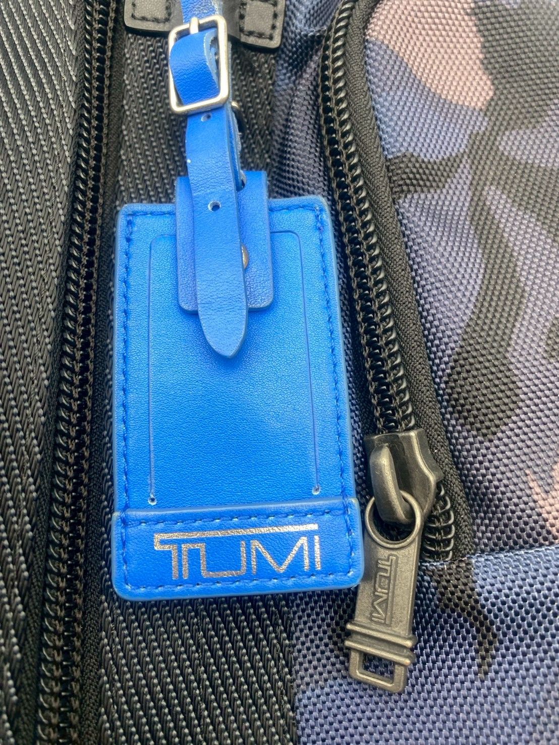 ファッション TUMI トゥミ ショルダーバッグ カモフラージュ 迷彩