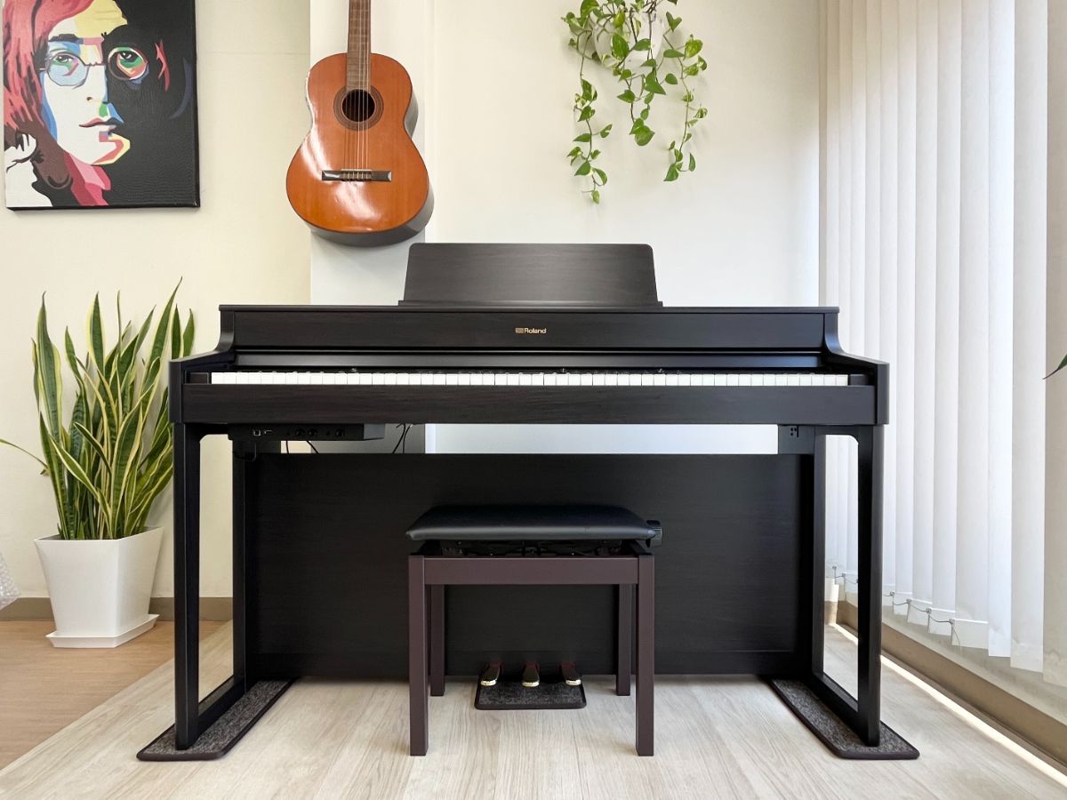 中古電子ピアノ専門店】 ローランド HP702-DR ダークローズウッド調