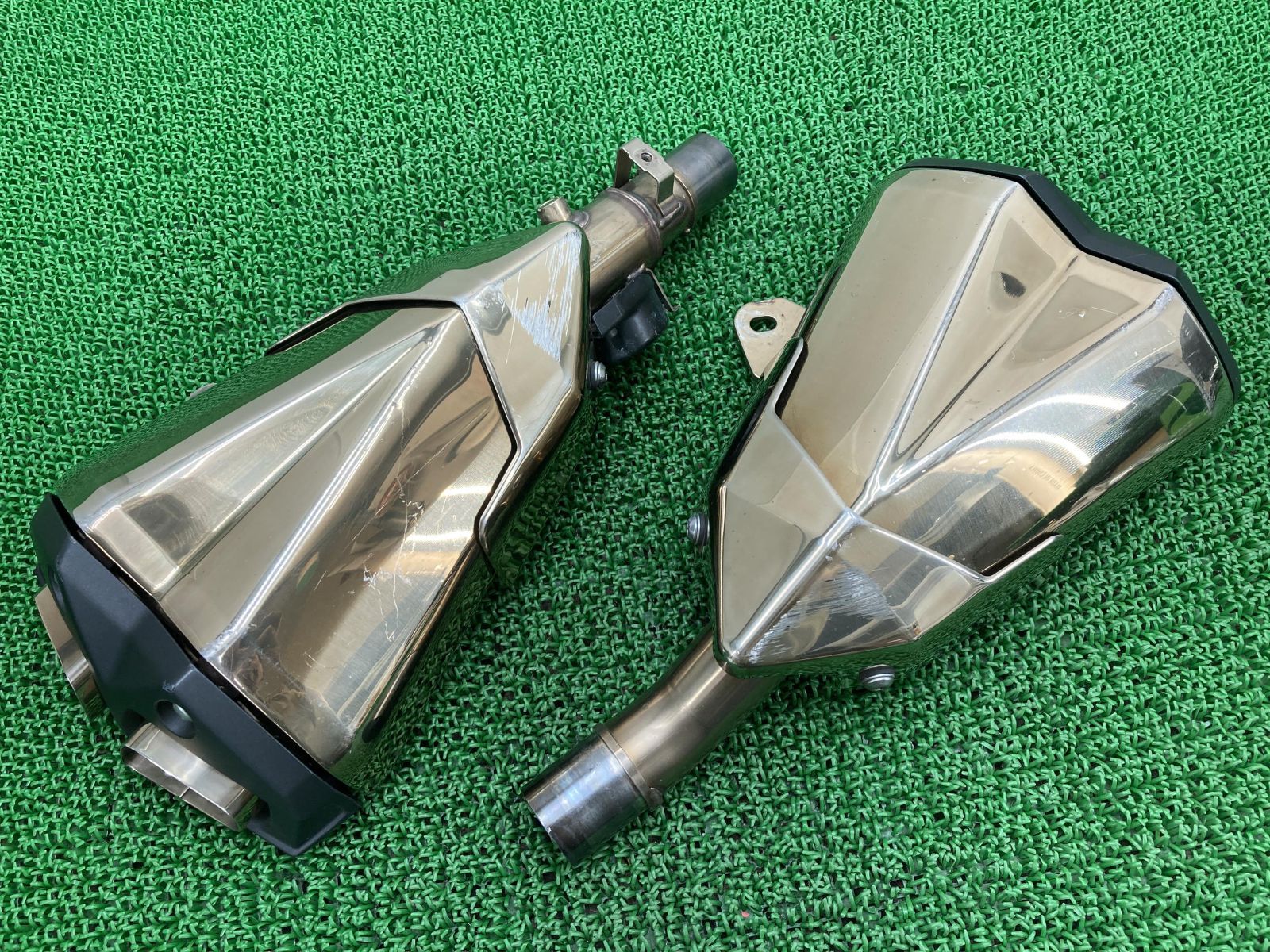 Z1000 サイレンサーマフラー 左右 K606 カワサキ 純正 中古 バイク 部品 ZR1000D ZRT00D 機能的問題なし 品薄 希少品 車検 Genuine