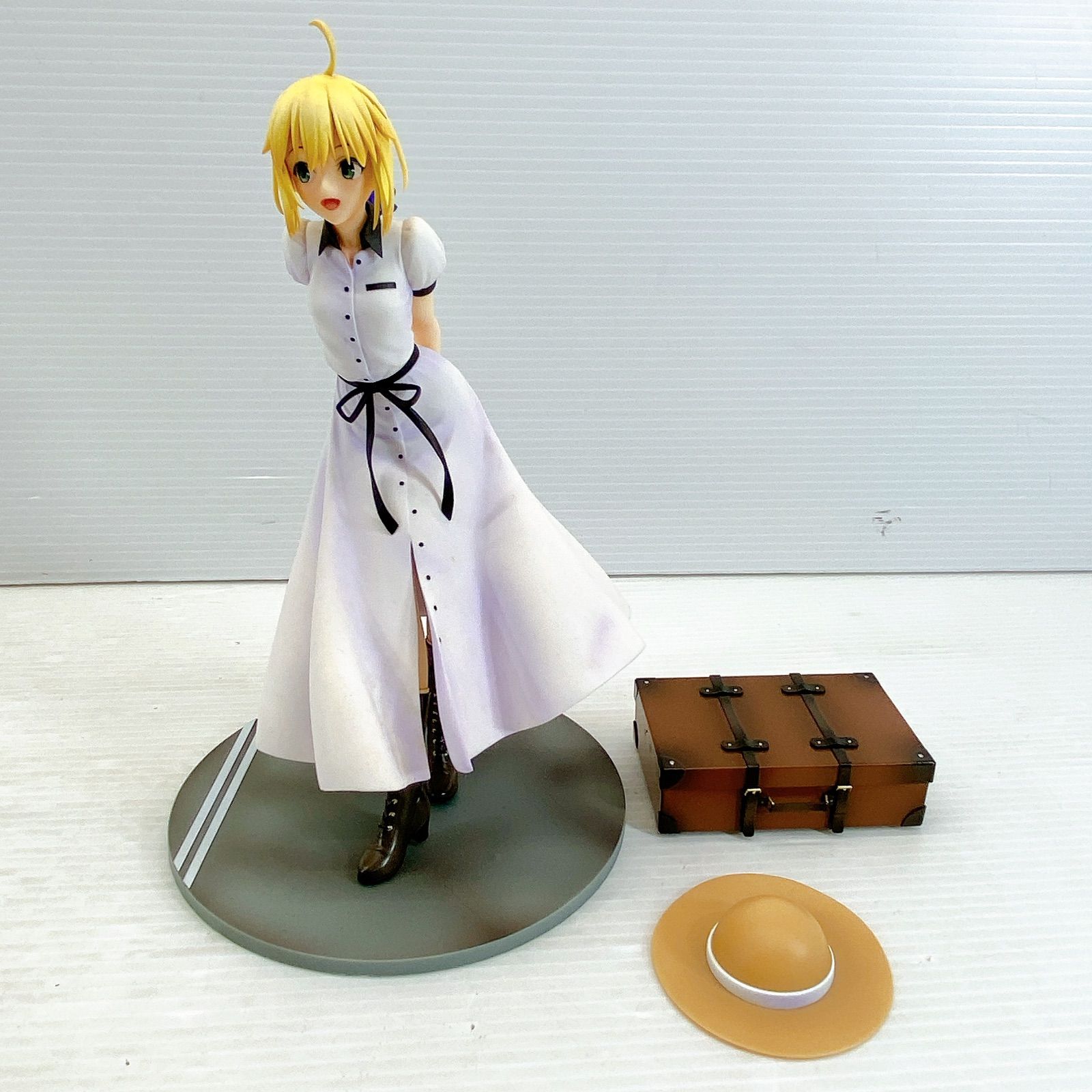 □ANIPLEX+ Fate stay night 1/7スケール セイバー～イギリス紀行