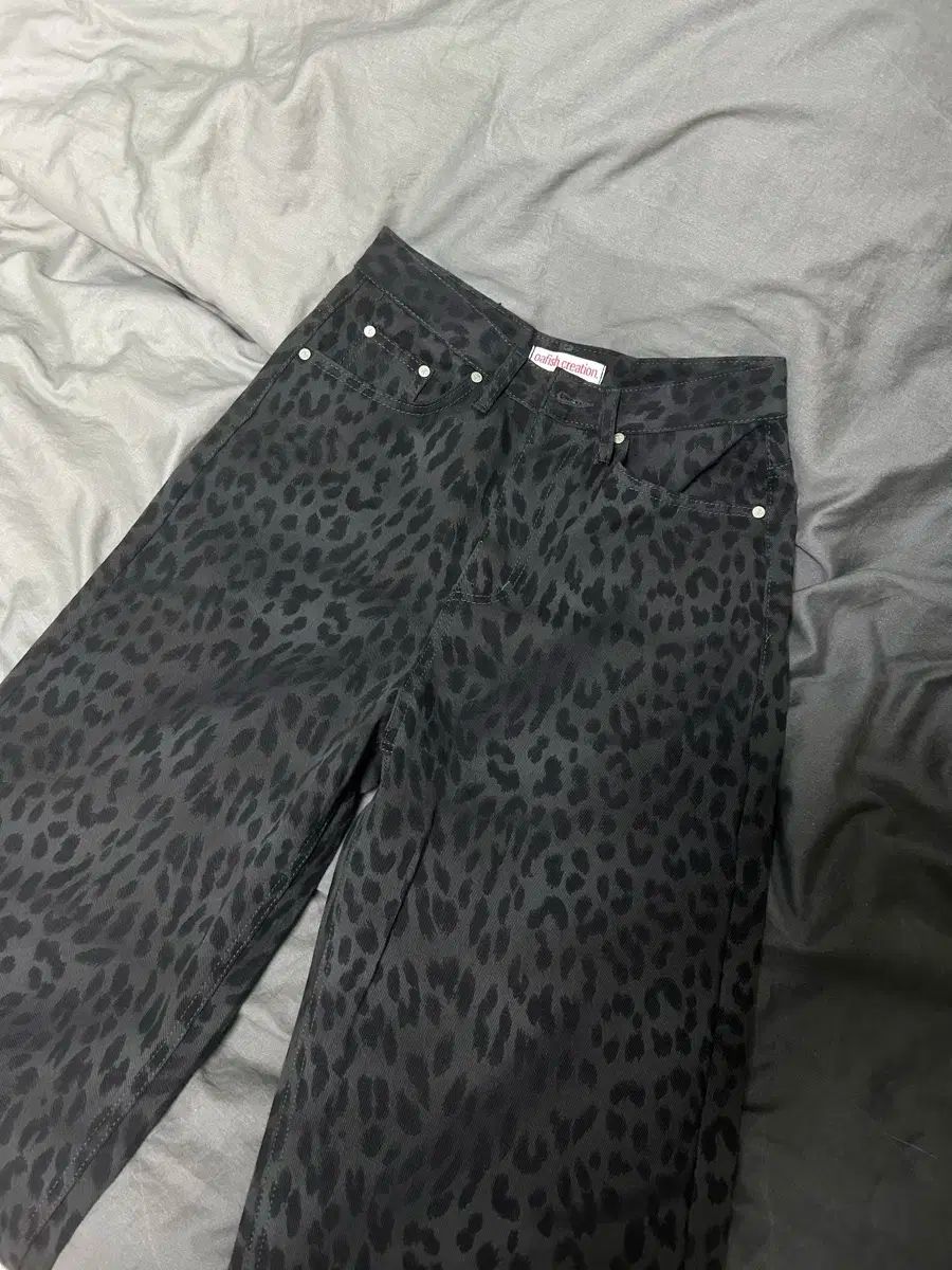 オフィッヒ レオパード パンツ