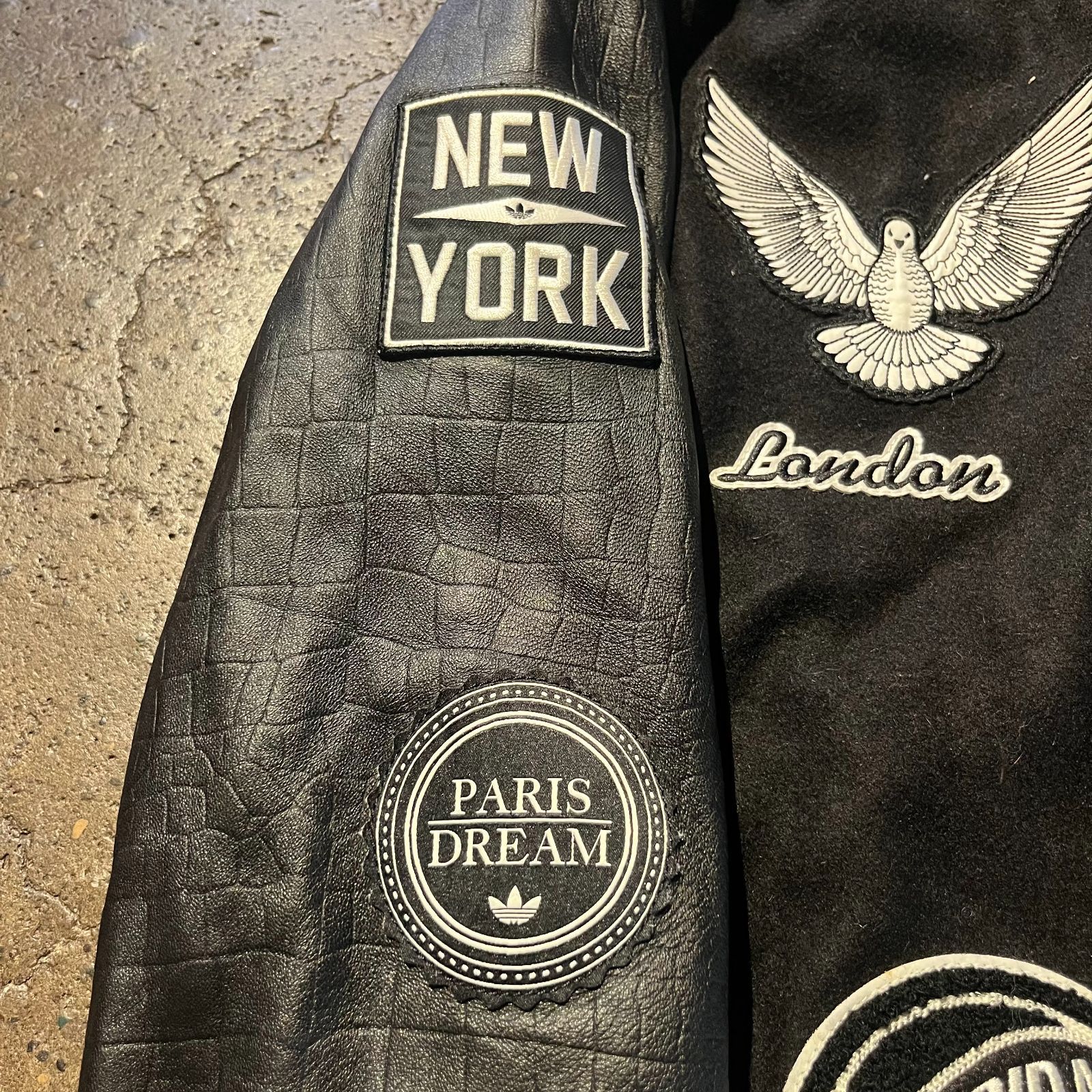 adidas x Rita Ora 限定ボンバージャケット Mサイズ　スタジャン adidas x Rita Ora 限定ボンバージャケット Mサイズ スタジャン