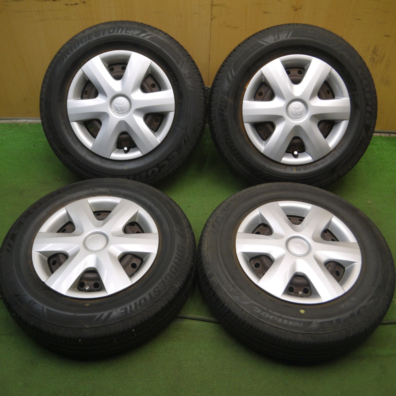 *送料無料* バリ溝！キレイ！8.5分トヨタ パッソ 純正 スチール 155/80R13 ブリヂストン エコピア NH100C 13インチ PCD100/4H4060506Hノ