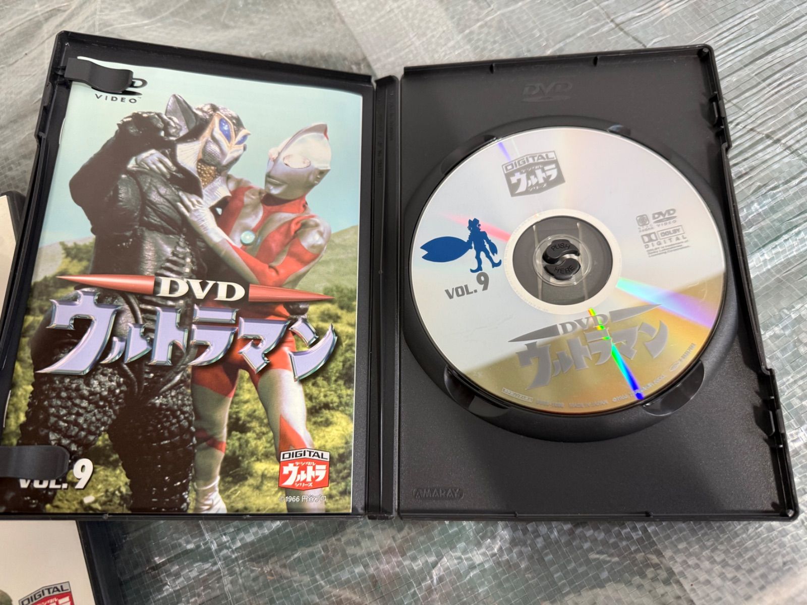 ウルトラセブン DVD Vol.7.8.9 - メルカリ