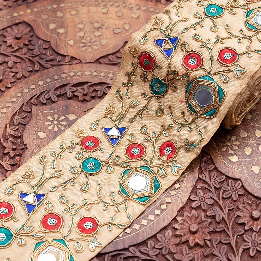 ゴータ刺繍