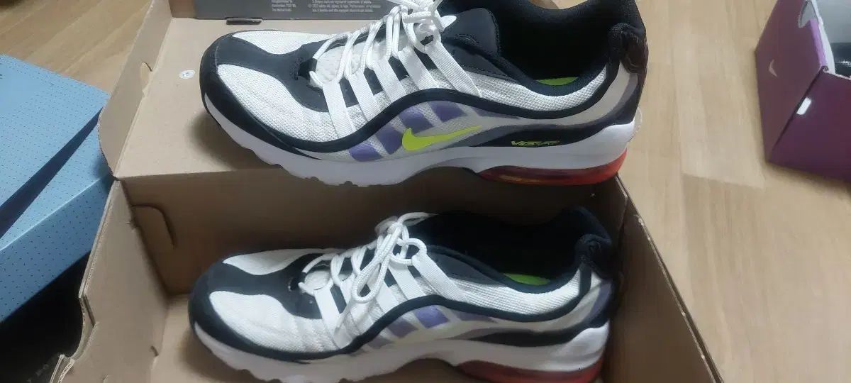 NIKE(ナイキ) エア マックス VG ー R 280 CK7583 108