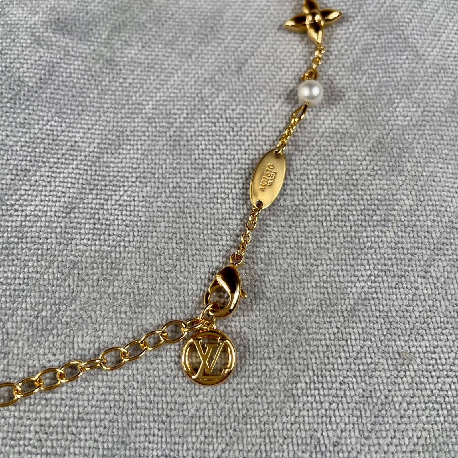 極美品✨LOUIS VUITTON ネックレス ルイザ M01610 極美品】LOUIS VUITTON ルイヴィトン ネックレス ルイザ M01610