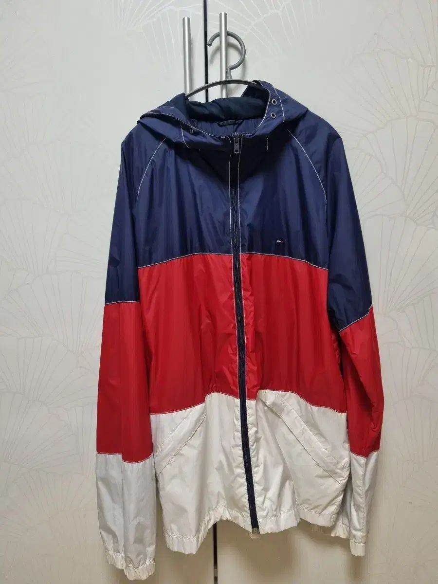 Tommy Hilfiger(トミーヒルフィガー) ウインドブレーカー