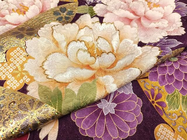 平和屋着物●押切もえ　MOE OSHIKIRI　振袖　花尽くし　金通し地　正絹　逸品　AABB0381ph 平和屋着物○押切もえ MOE OSHIKIRI 振袖 花尽くし 金通し地 正絹 逸品