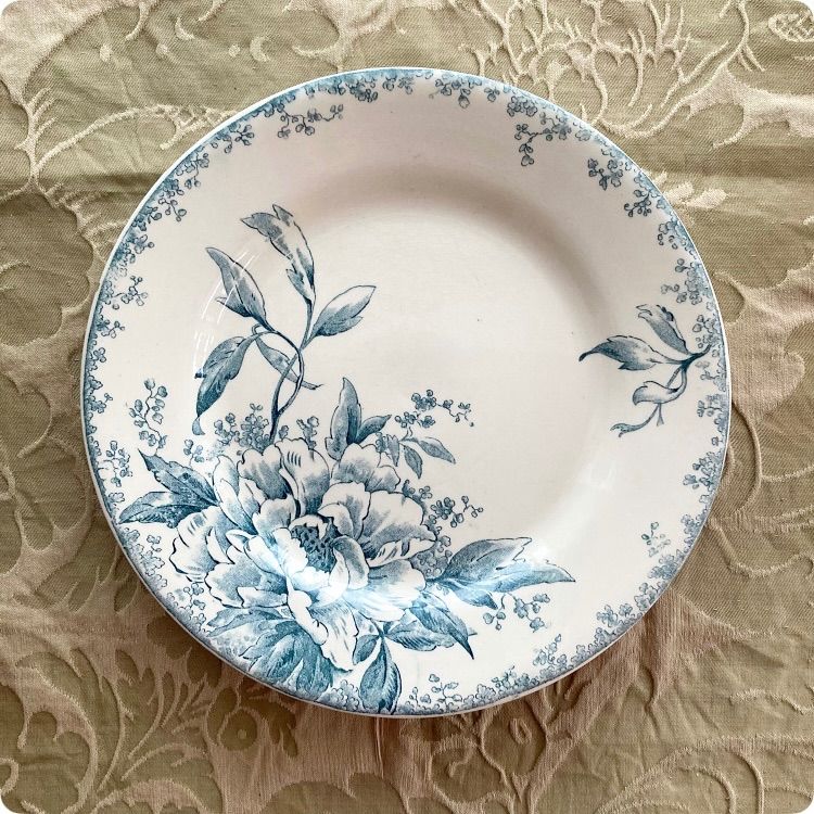 中国 大清乾隆年製款 青花 花唐草文碗 唐木台付 V R8362 中国 大清乾隆