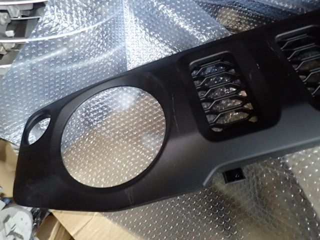 ジムニー JB64W 純正 フロントグリル 72111-78r0 - メルカリ