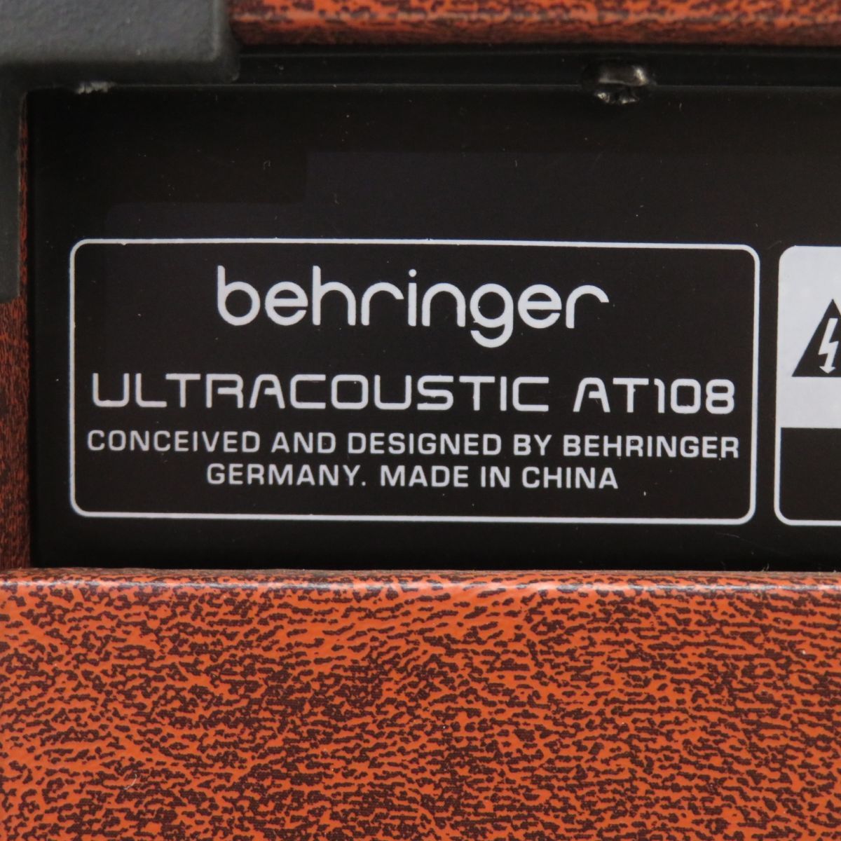 BEHRINGER ULTRACOUSTIC AT108 アコ・ギター用アンプ - 器材