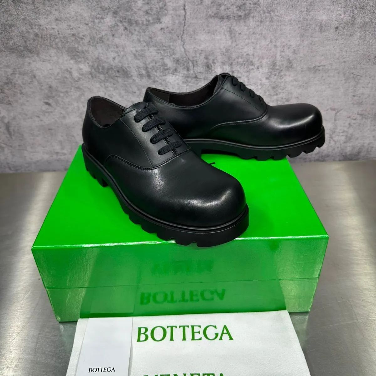 新品 ボッテガヴェネタ 靴 メンズ ビジネスシューズ プレーントゥ BOTTEGA VENETA