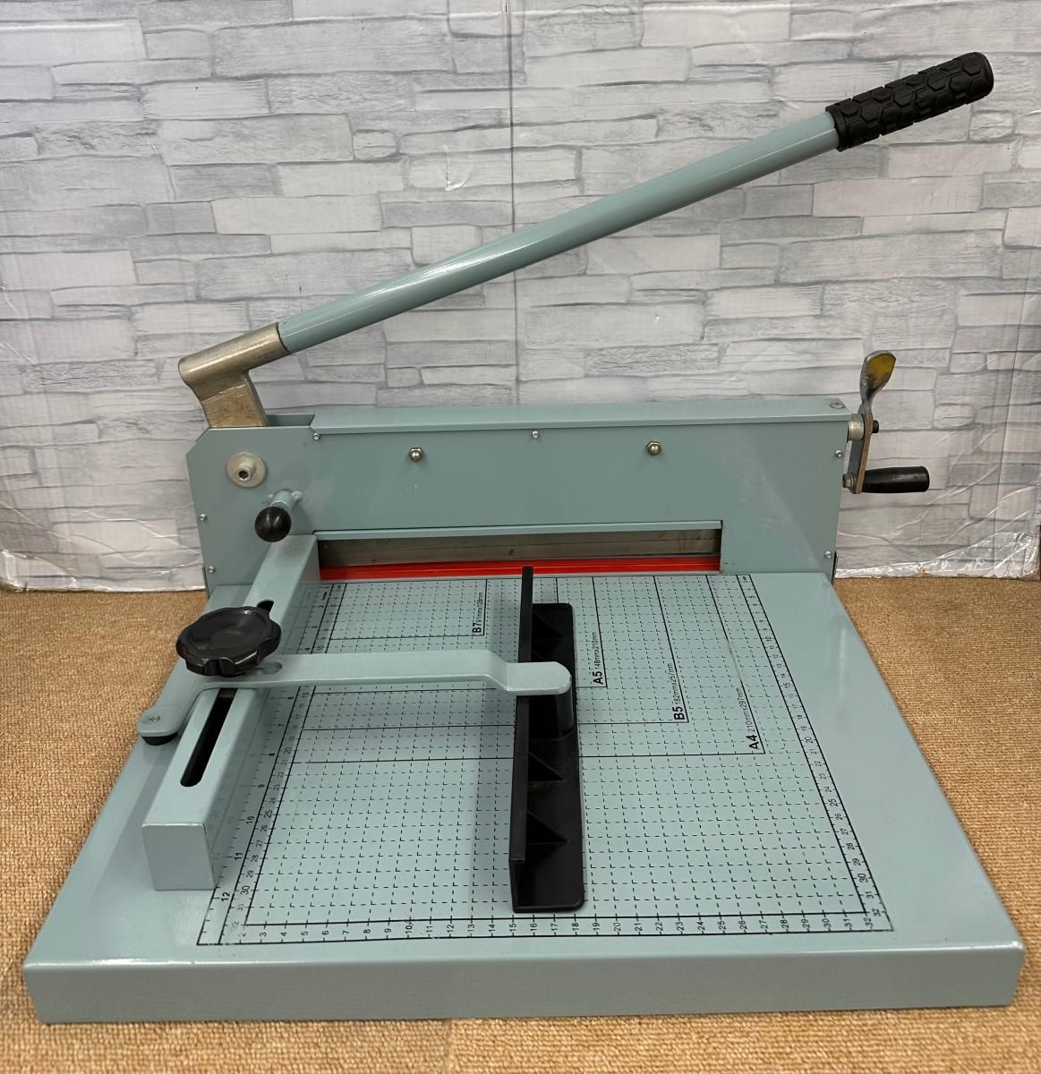 本物キッチン・日用品・その他 - 【中古品】大型裁断機 ペーパー