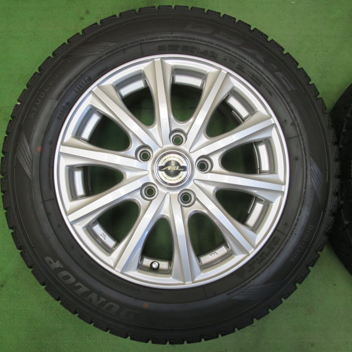 バリ溝！キレイ！9.5分☆スタッドレス 195/65R15 ダンロップ DSX-2 