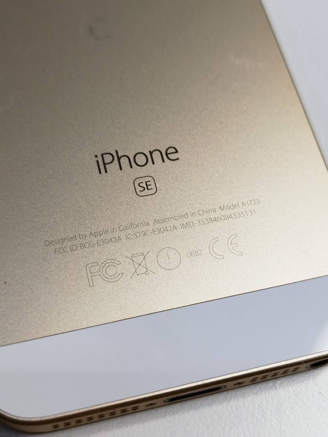 iPhone - iPhone SE 第1世代/128GB/A1723〈MP882J/A〉 iPhone SE (第1世代)｜価格比較・最新情報 - 価格.com