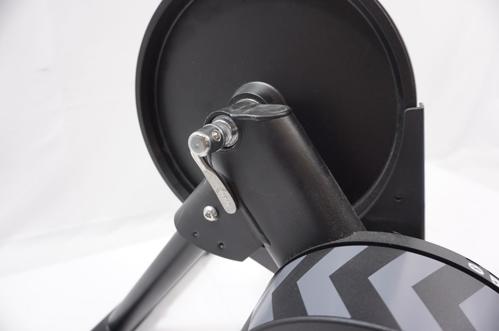 WAHOO ワフー KICKR CORE WF123 サイクルトレーナー バイチャリ世田谷店 BRIGHTFACE_UK