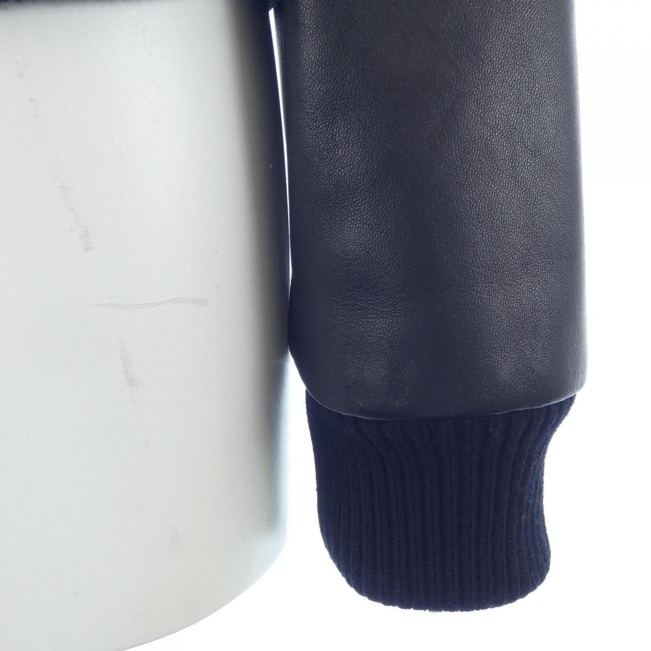 品質が完璧、値段が激安！ グッチ GUCCI 659238 XNAOU レザージャケット