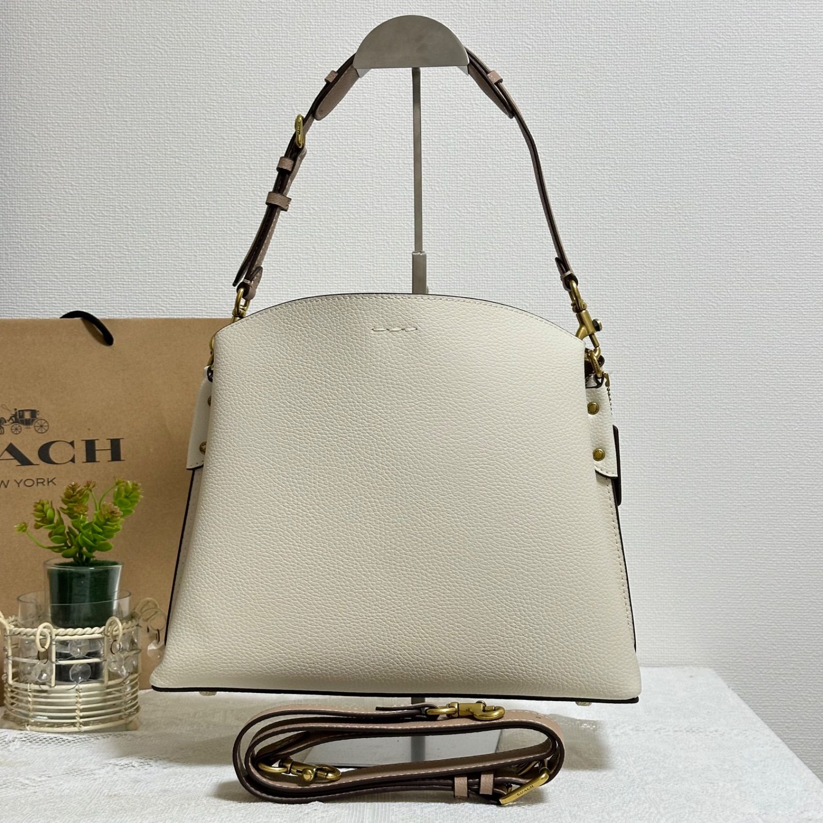 COACH ウィロウ ショルダーバッグ ホワイト C2590 アイボリー - メルカリ