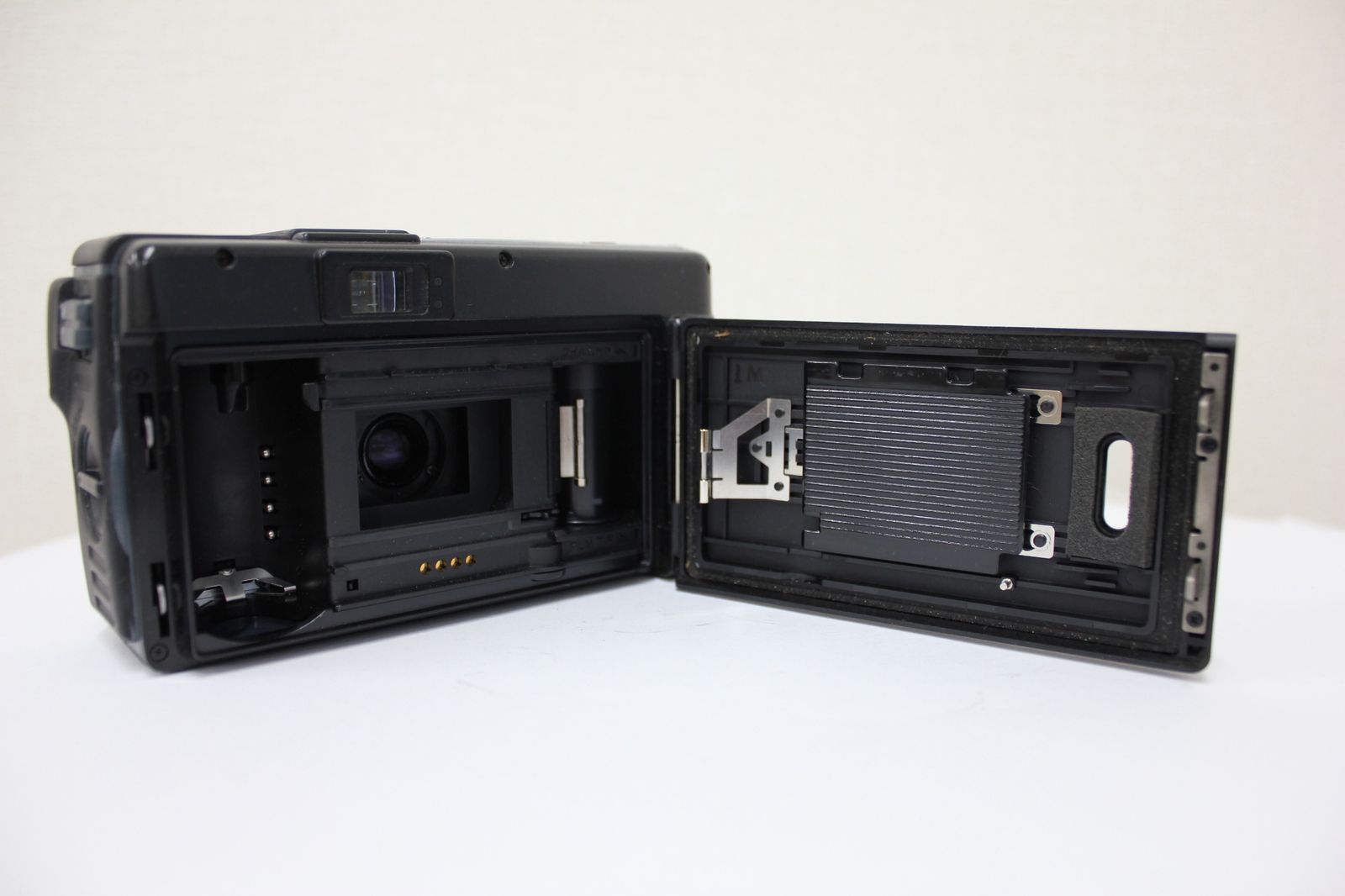 コンパクトカメラ