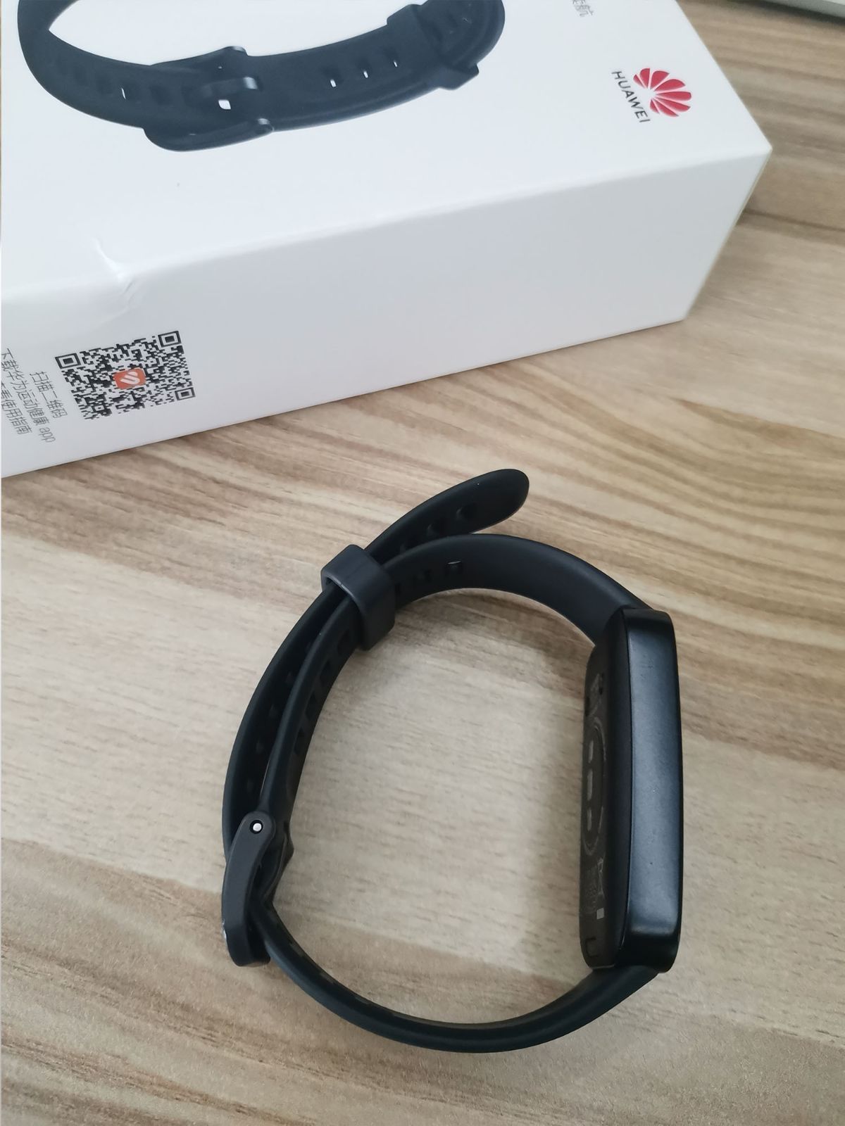 お買い得モデル 新品未開封 HUAWEI band 8 ブラック 保護シール付き