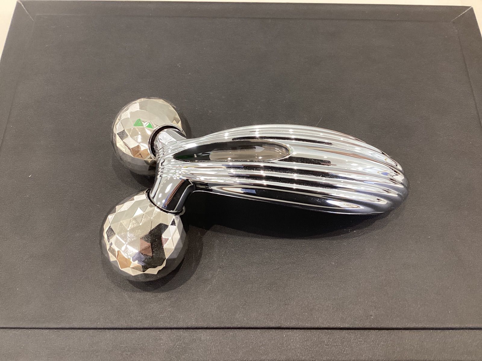 【RyuRyu】プラチナ電子ローラーReFa CARAT 美顔ローラー リファカラット - ReFa CARAT | 商品情報 | ReFa（リファ）公式