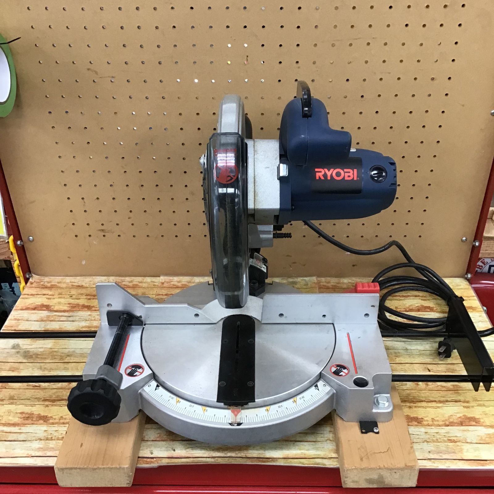 〇リョービ(RYOBI) 卓上丸ノコ TS-225【川崎店】 - メルカリ