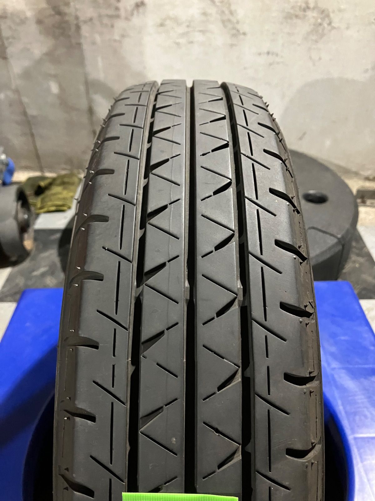 送料込み］ 145/80 R12 2024年製 Yokohama BluEarth Van RY55 ヨコハマ