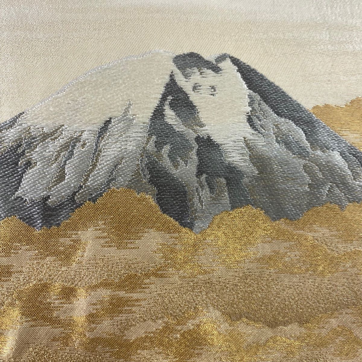 袋帯 名品 じゅらく 落款 横山大観謹製 不二霊峰 金糸 箔 金色