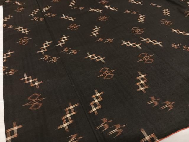 平和屋着物○国指定重要無形文化財 本場久米島紬 手織 飛鳥文 正絹