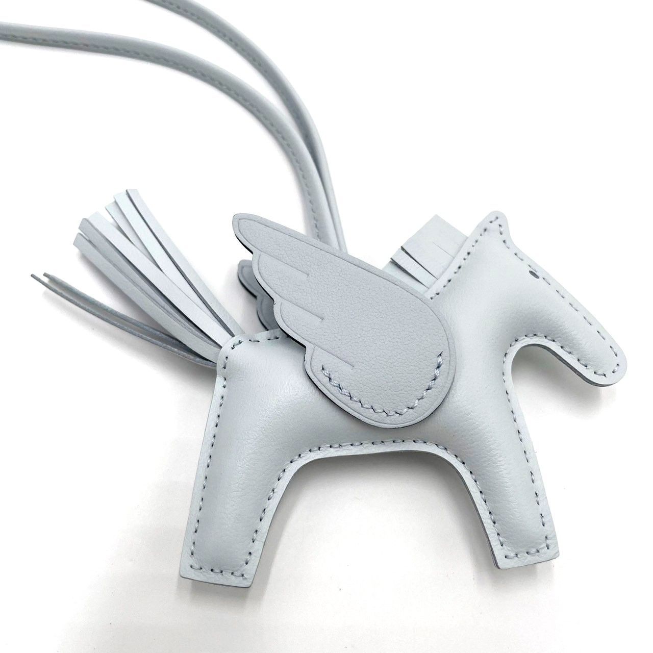 K849】HERMES（エルメス）/ペガサスチャームPM/ブルーブリュム - メルカリ