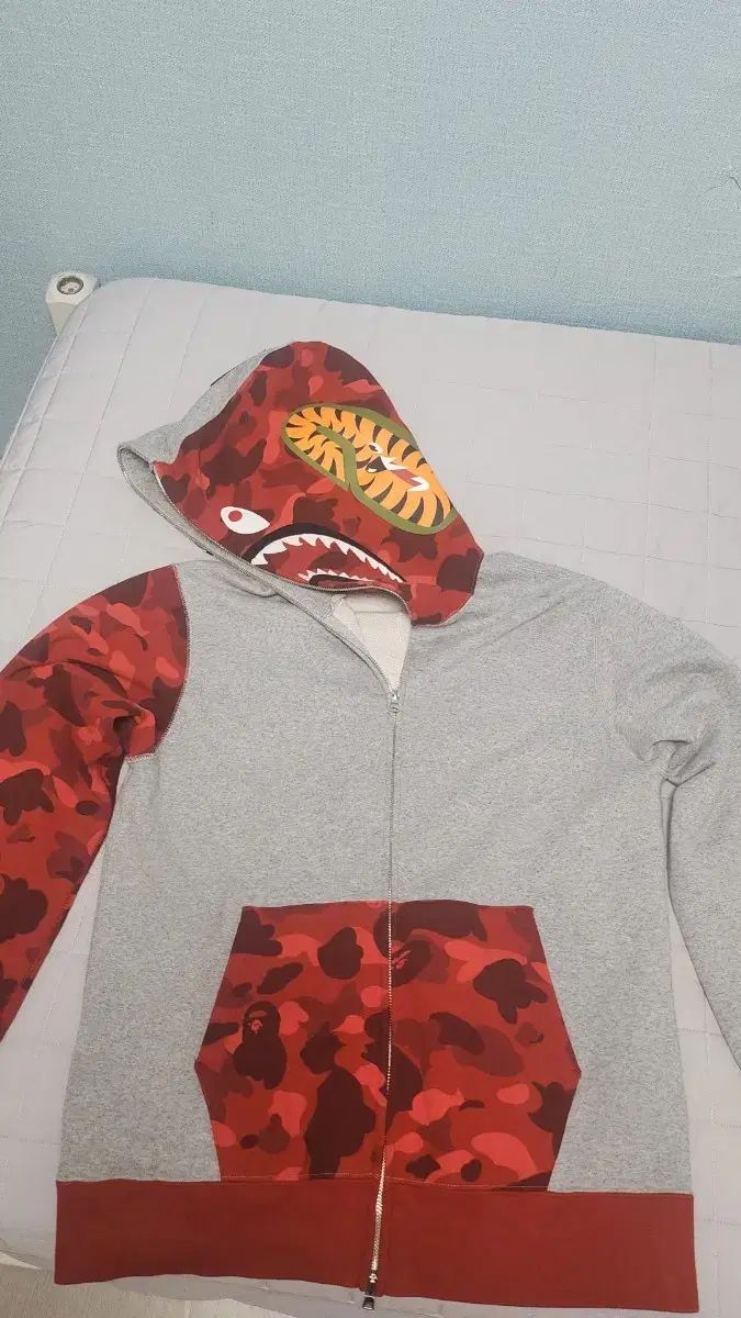 BAPE レッドカモフラージュ ジップアップフーディ BAPE レッドカモフラージュ ジップアップフーディ 【公式通販】