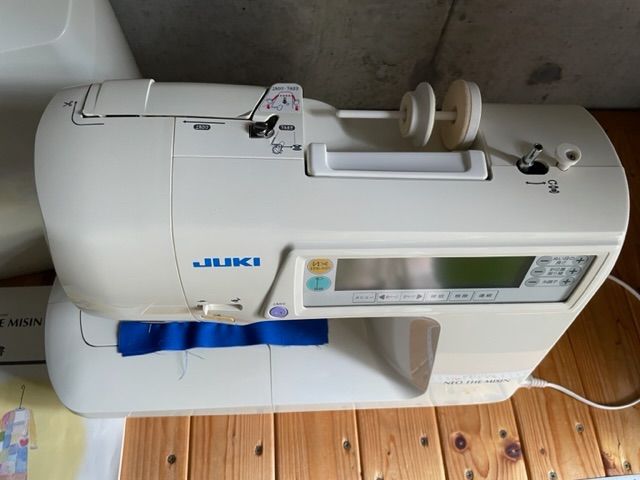 中古美品ミシン JUKI HZL·2100 NEO THE MISIN 高級刺繍ミシン・8年使用・504175自動糸切り付き！